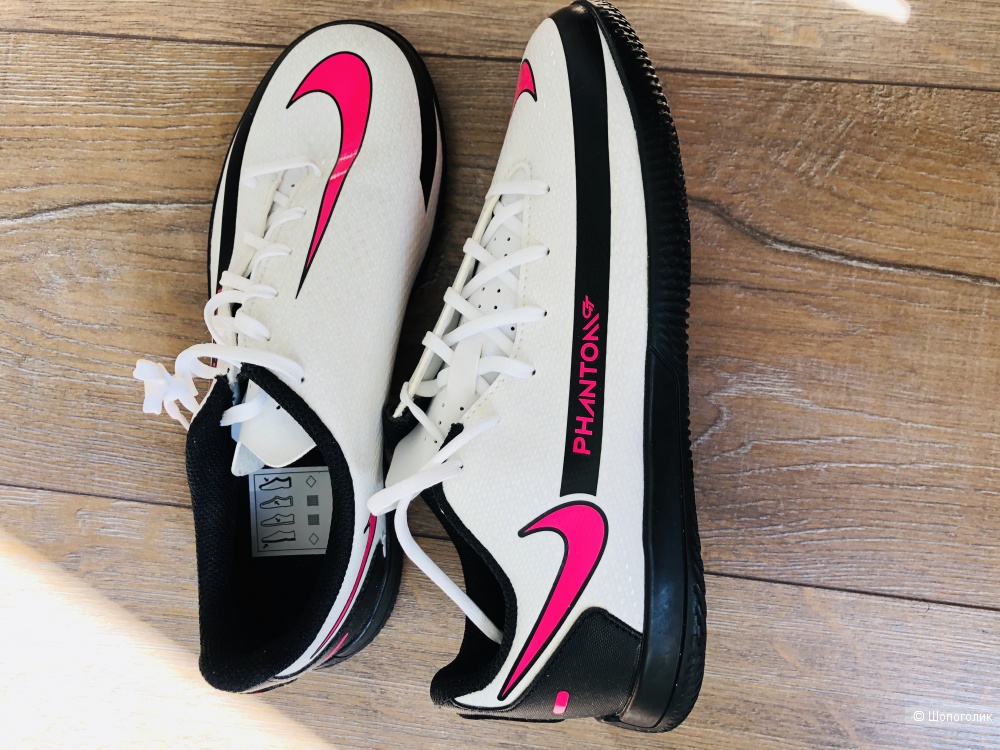 Кроссовки бренд Nike размер 35