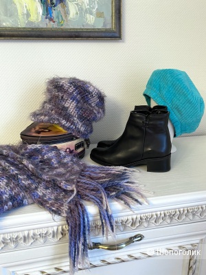 Ботинки Cristin размер 37-37,5 + берет Vigla + комплект шапка и шарф