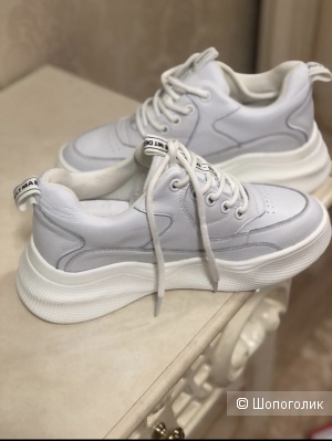 Белые кожаные кроссовки размер 36