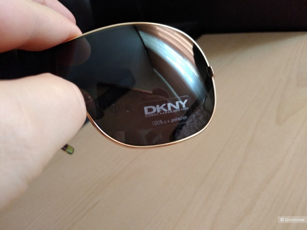 Солнцезащитные очки DKNY
