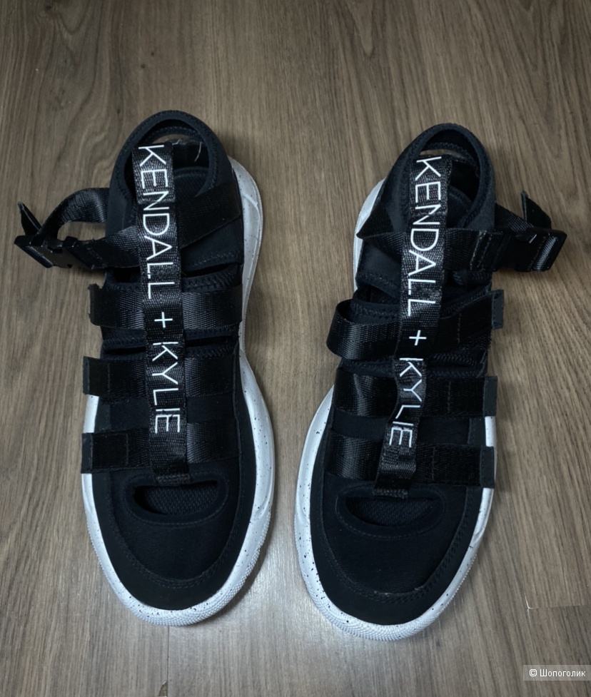 Кроссовки Kendall Kylie, 40
