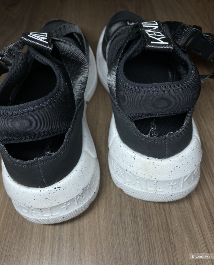 Кроссовки Kendall Kylie, 40