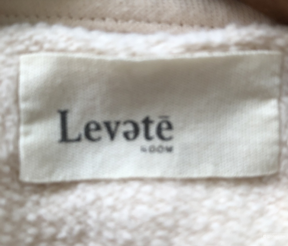 Толстовка  бренда Leveté Room размер M