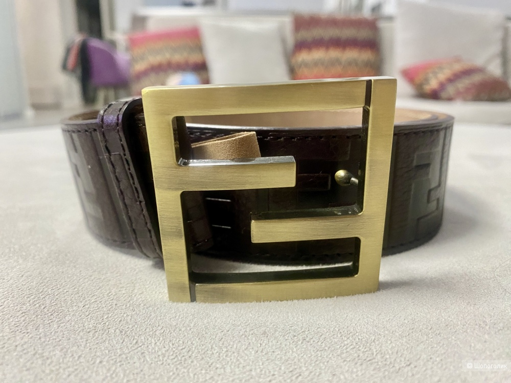 Ремень Fendi.