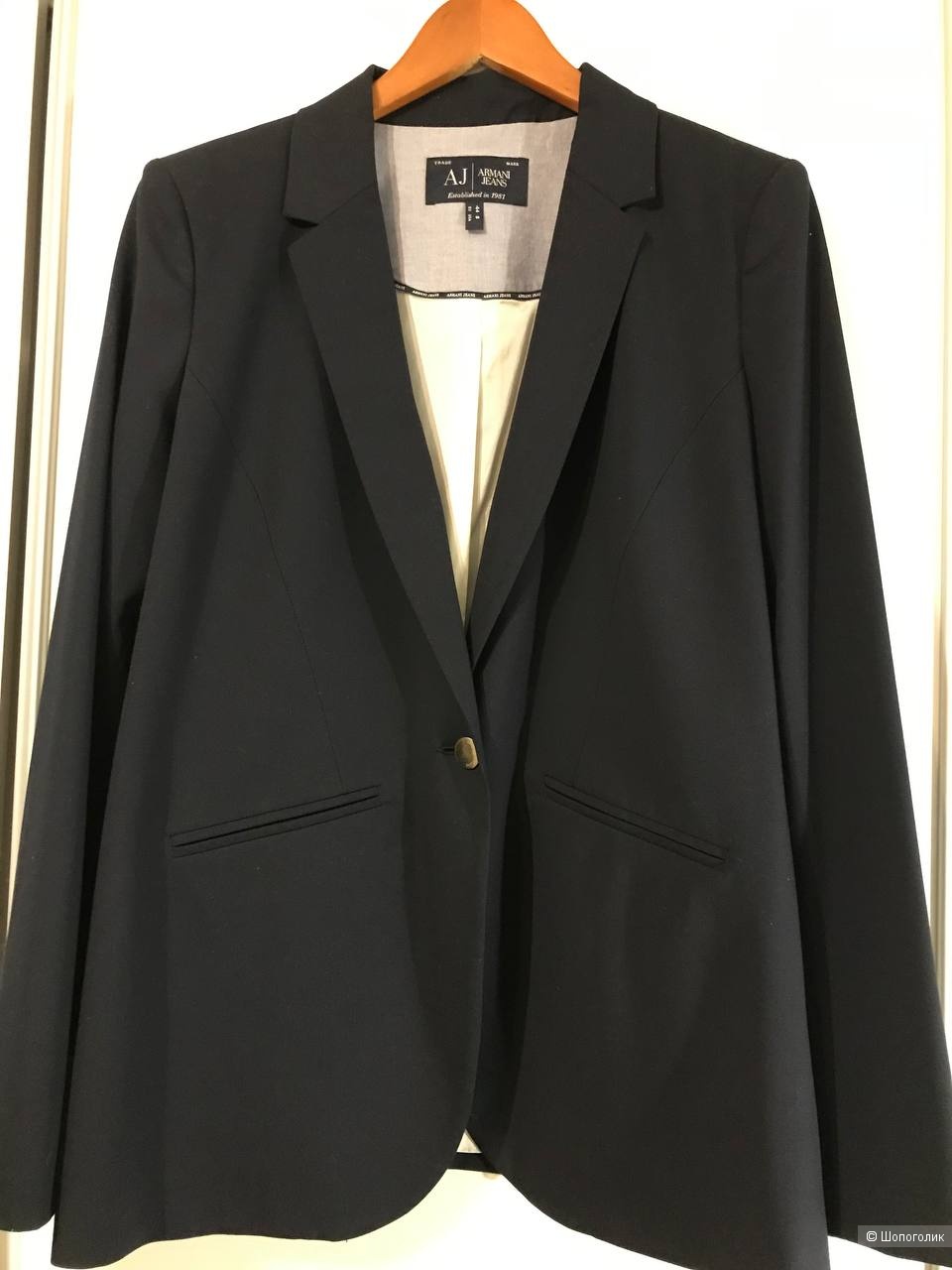 Пиджак женский от Armani Jeans размер 44EU / 8US