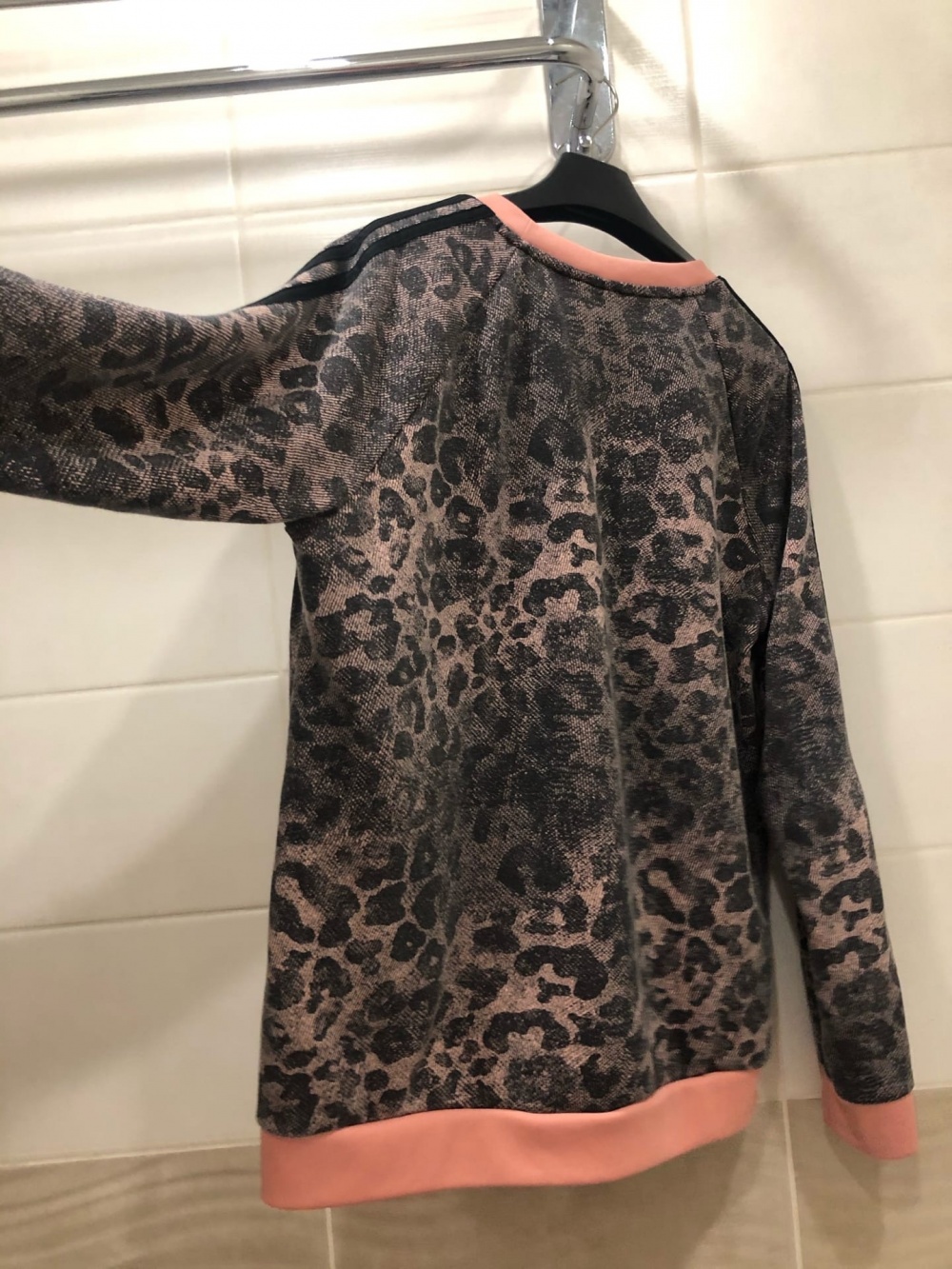 Свитшот Аdidas Originals Crew Sweatshirt. РазмерМ-L-XL.