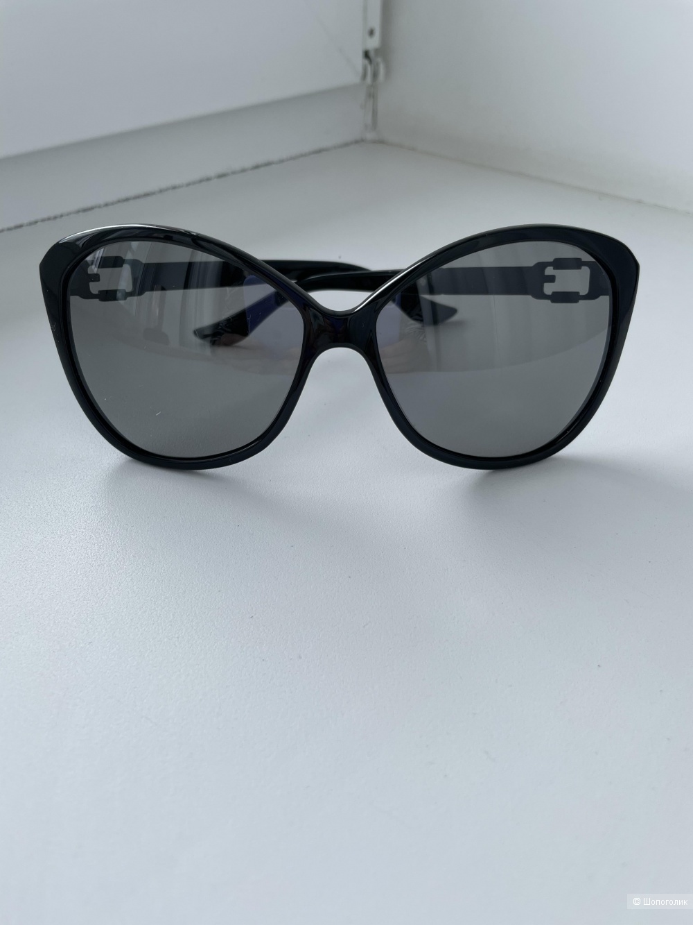 Солнцезащитные очки Armani