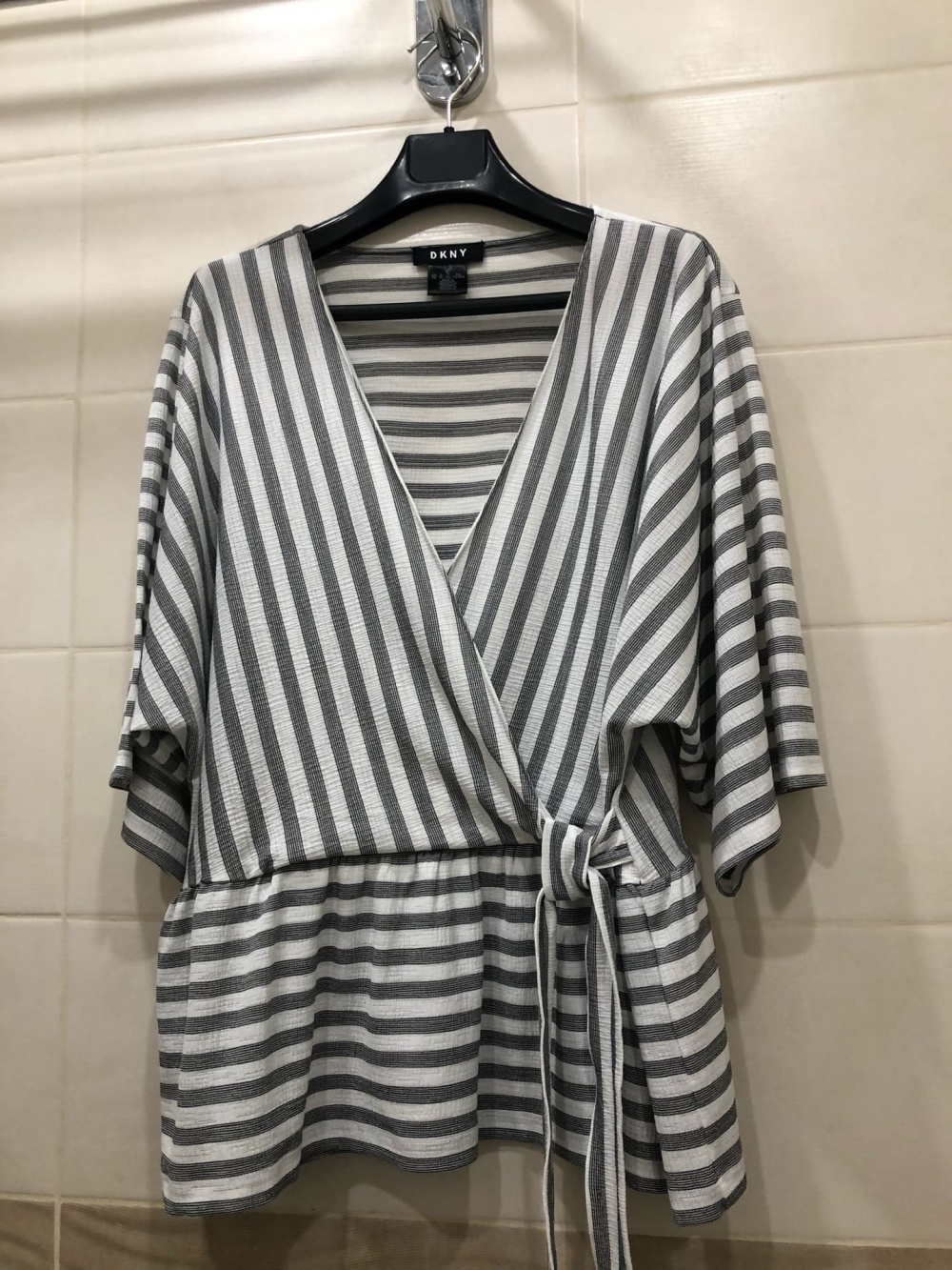 Блузка DKNY. Размер XL-XXL.