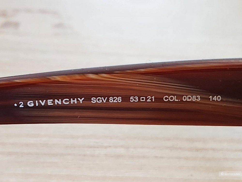 Очки солнцезащитные GIVENCHY SGV 826