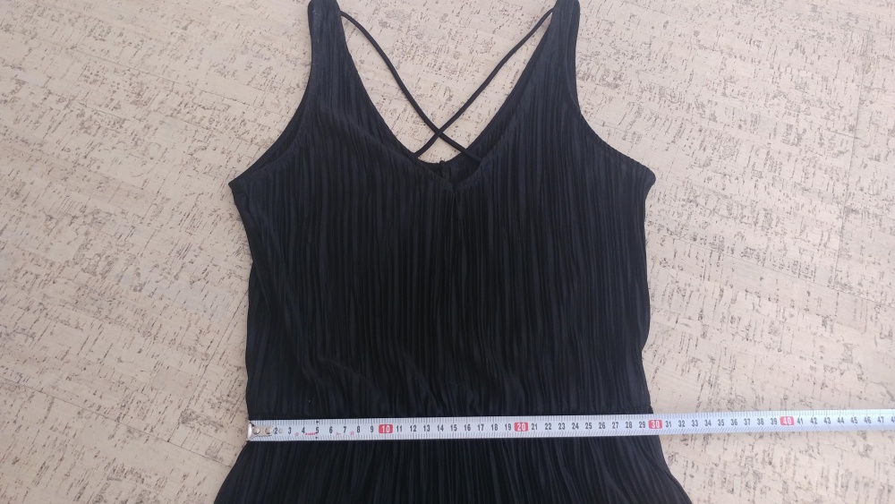 Платье H&M р.М