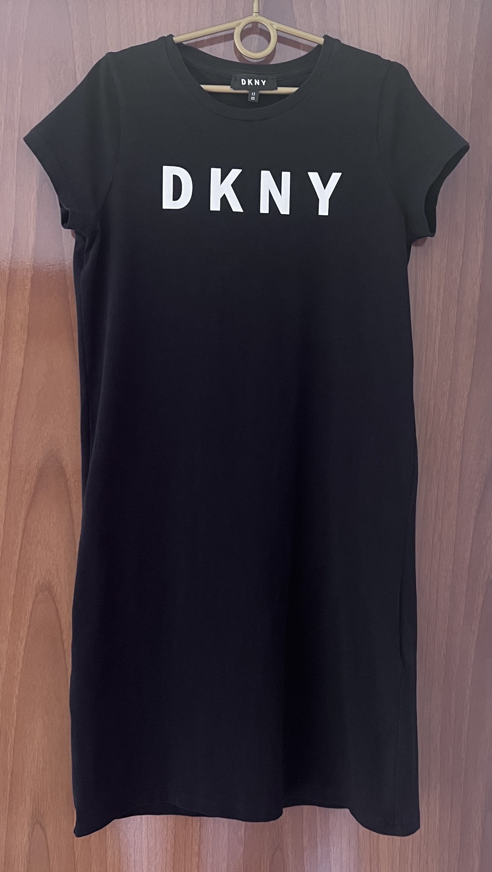 Платье DKNY размер 44