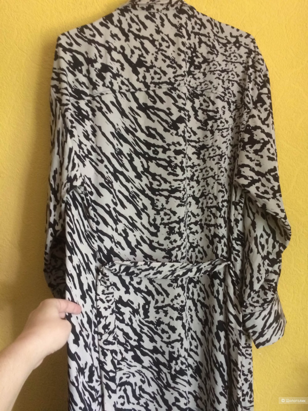 Платье-рубашка H&M, M-L.