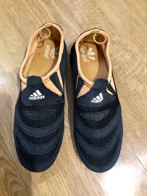 Кроссовки adidas 38