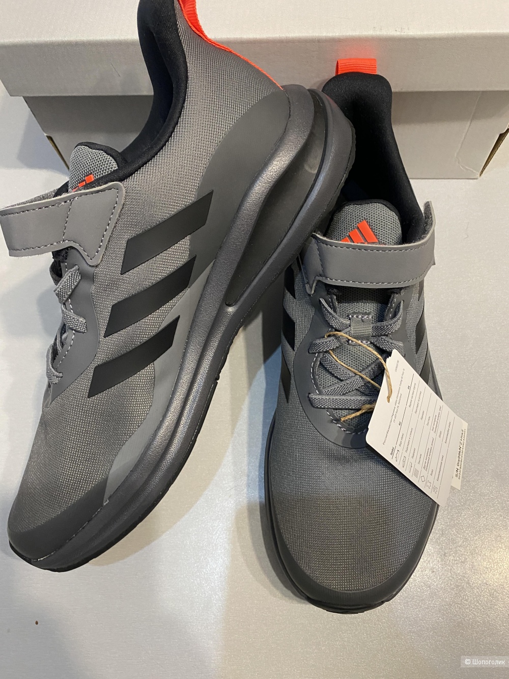 Кроссовки Adidas размер 6,5US/39,5EUR