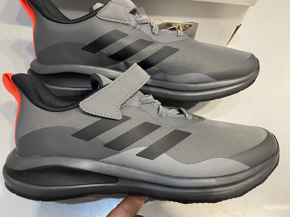 Кроссовки Adidas размер 6,5US/39,5EUR