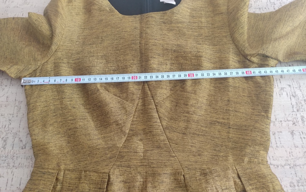 Платье H&M р. М