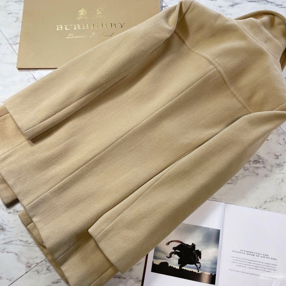 Теплое женское пальто Burberry