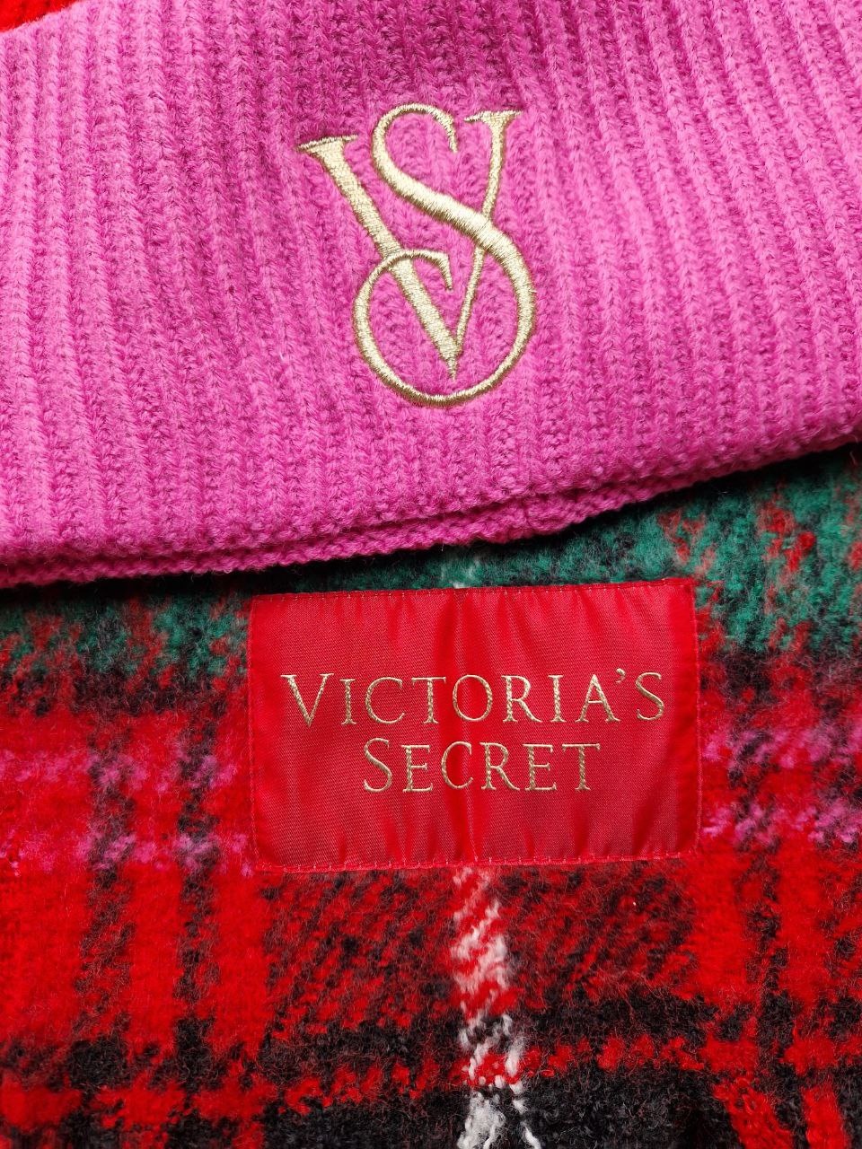 Комплект Victoria's Secret: шапка и шарф