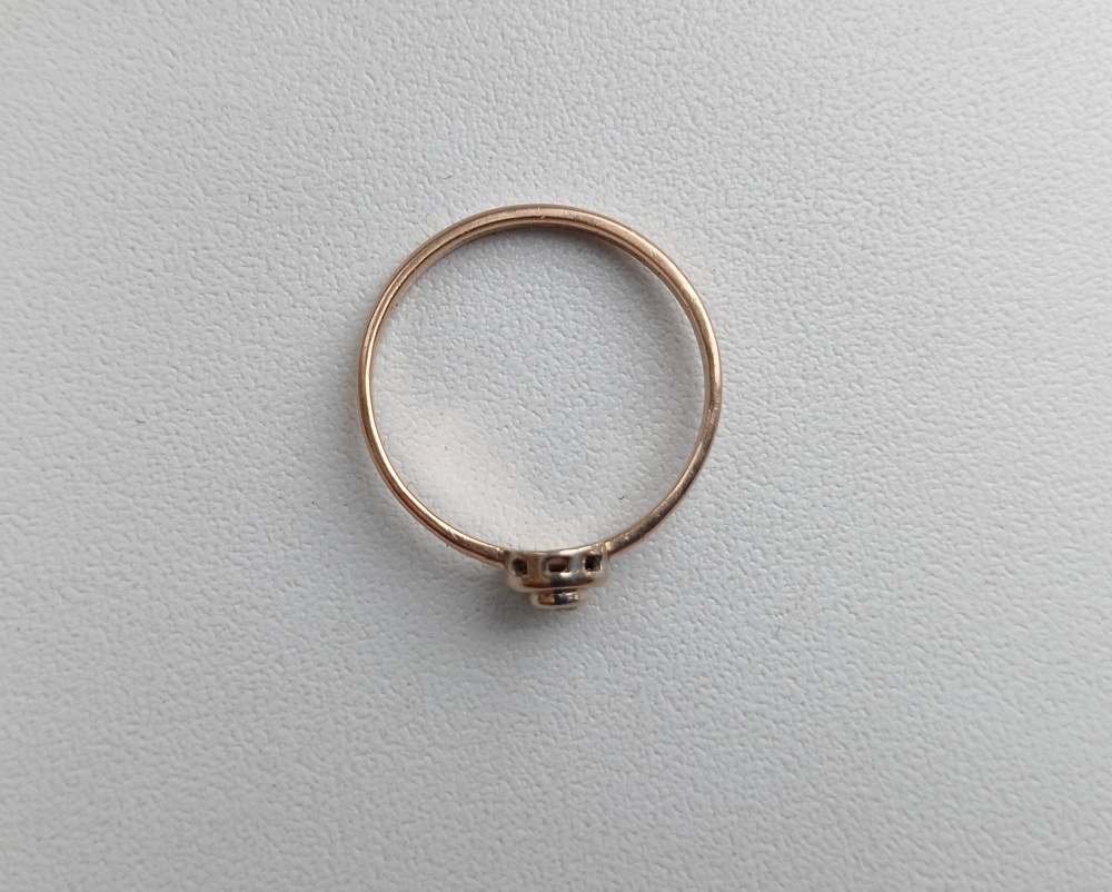 Золотое кольцо с бриллиантом, 17,5 размер