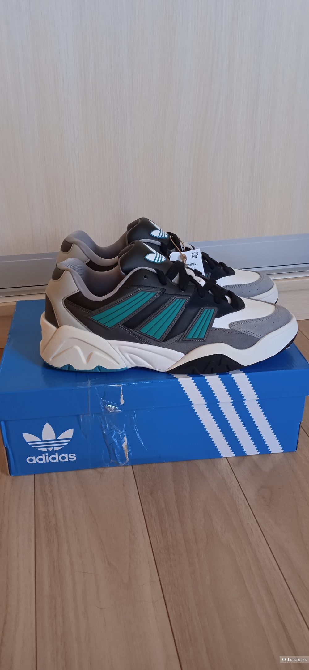 Кроссовки Adidas Court Magnetic р.44  новые