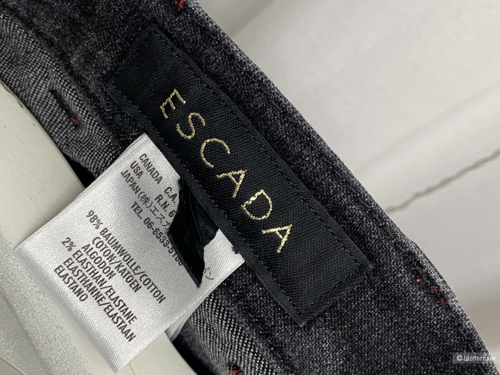 Джинсы Escada 38