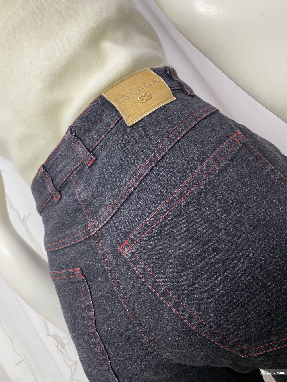 Джинсы Escada 38