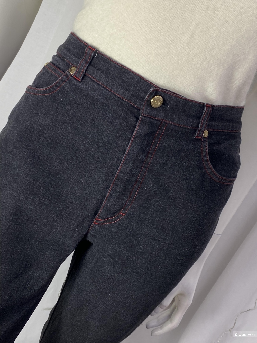 Джинсы Escada 38