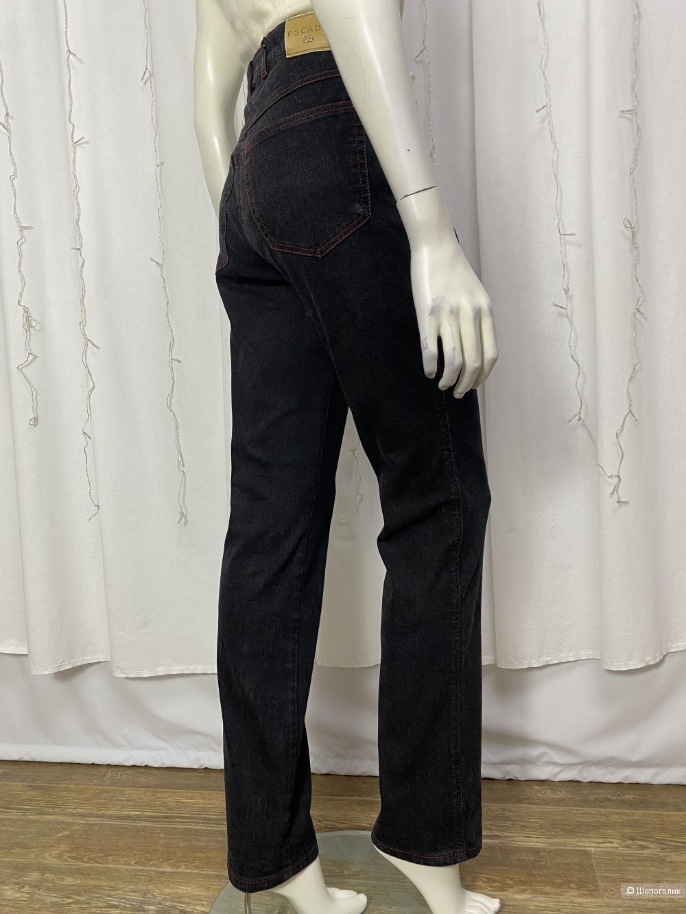 Джинсы Escada 38