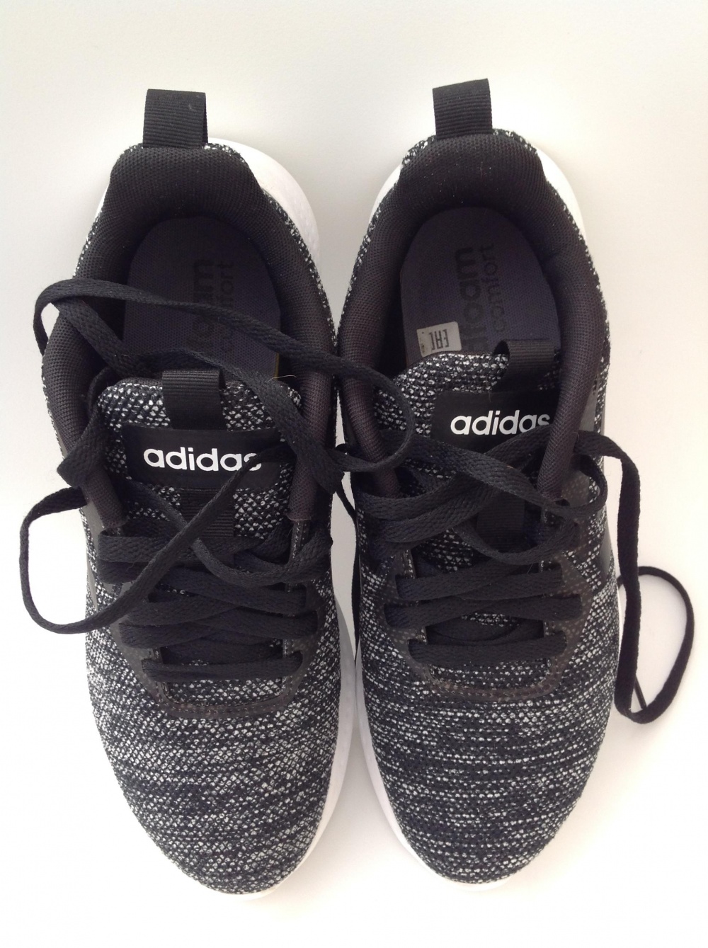 Кроссовки Adidas, размер 7,5 US/ 7 UK/ 40 2/3 F, на 39-40