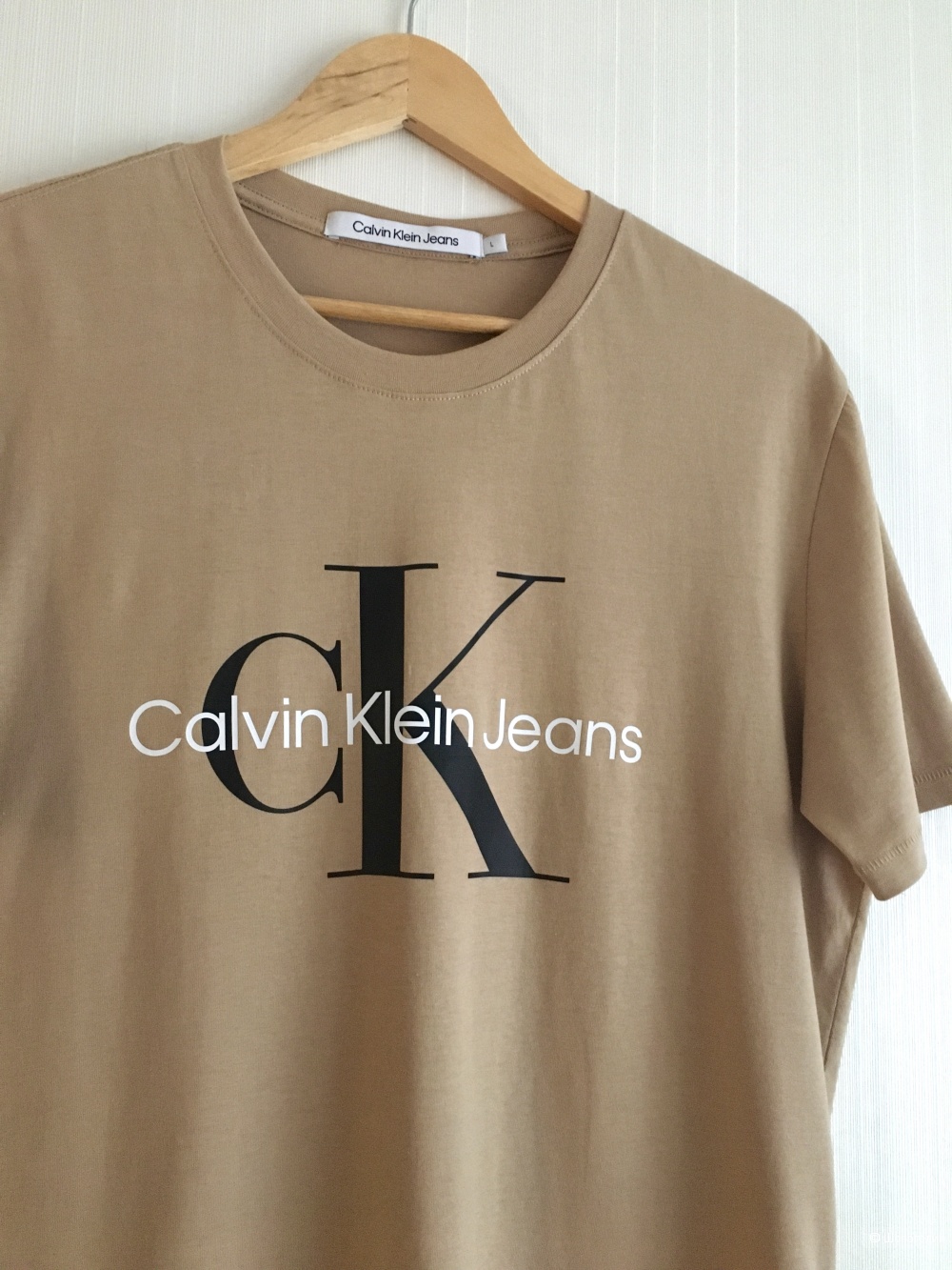 Футболка Calvin Klein Jeans, размер L (S/M)