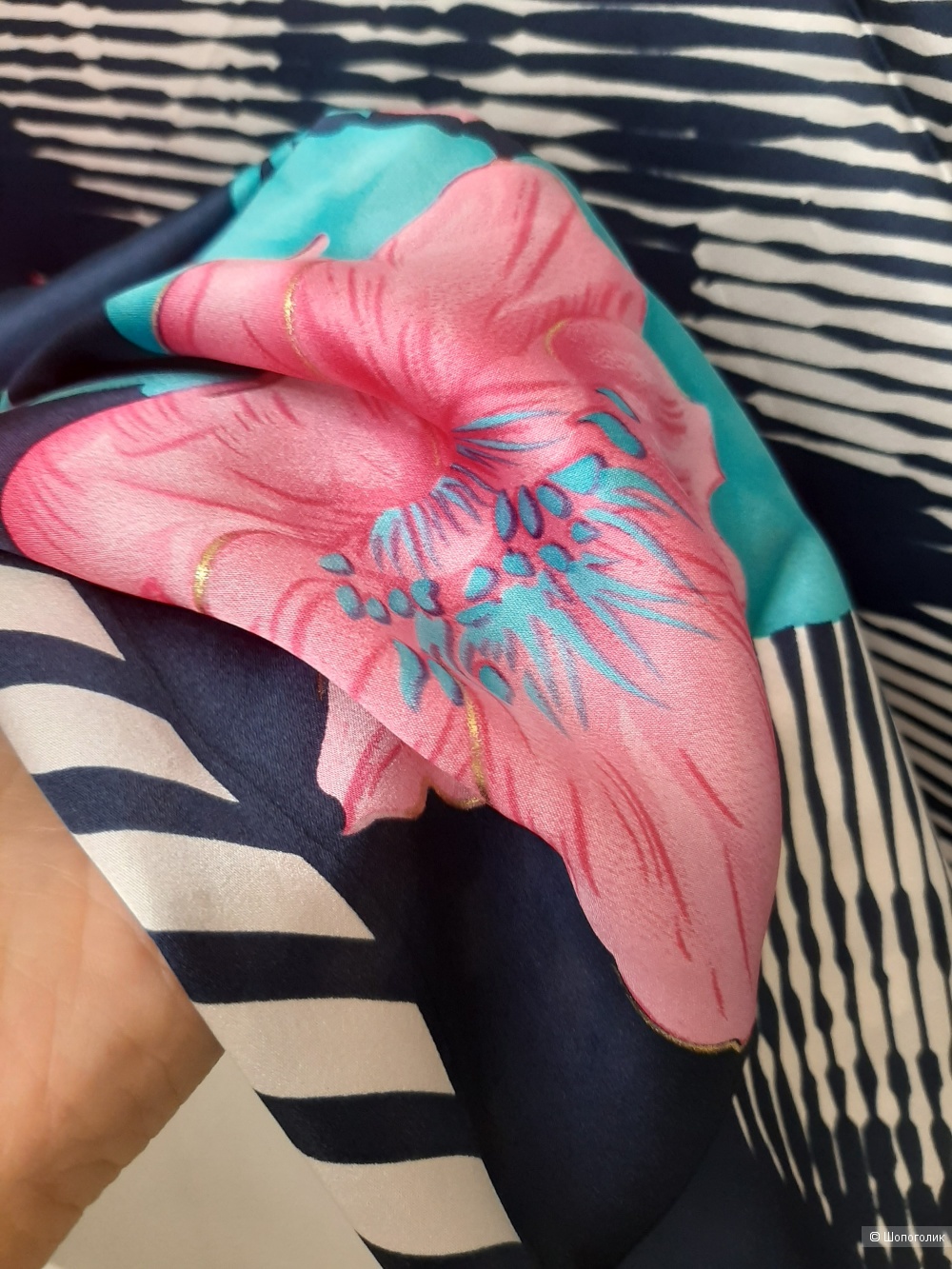 Шелковый платок с цветочным принтом AHSEN 85х85 см
