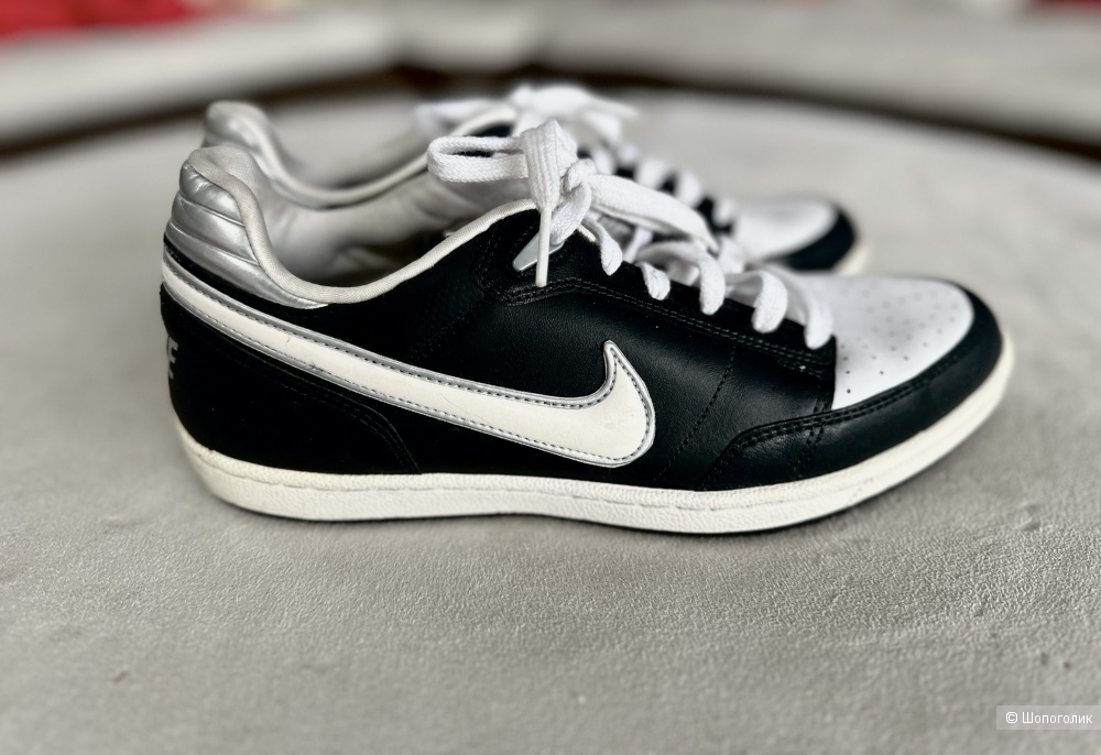 Кроссовки Nike, размер 40.