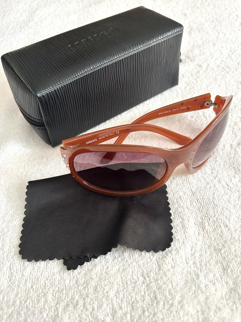 Солнцезащитные очки Versace. One size