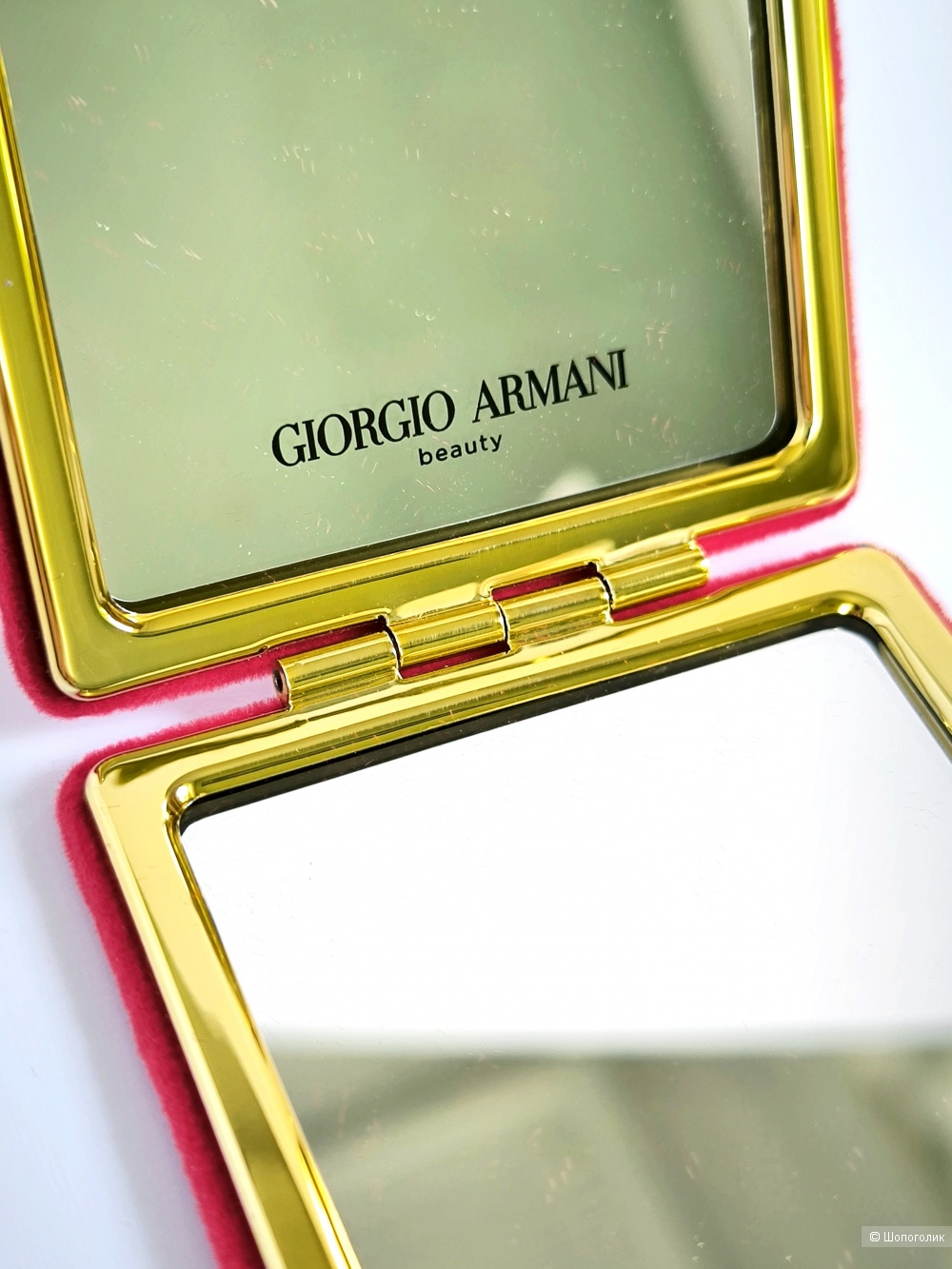 Зеркальце Giorgio Armani