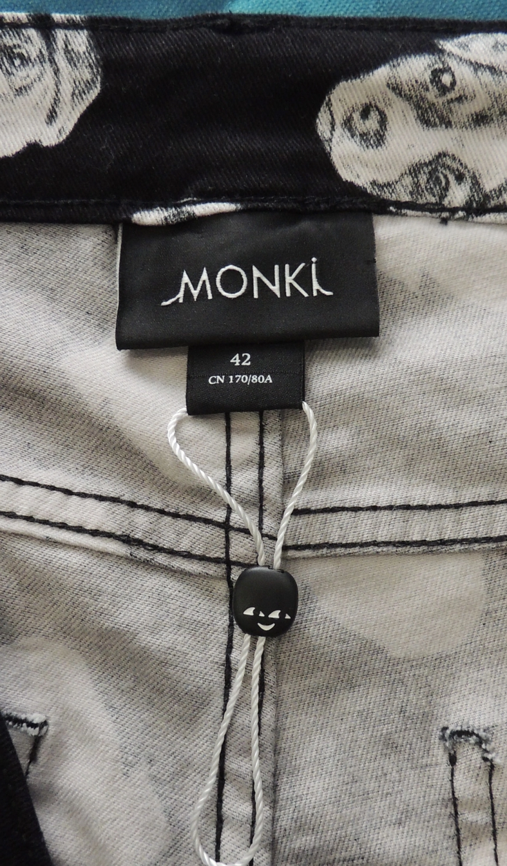 Джинсы Monki. 46 размер