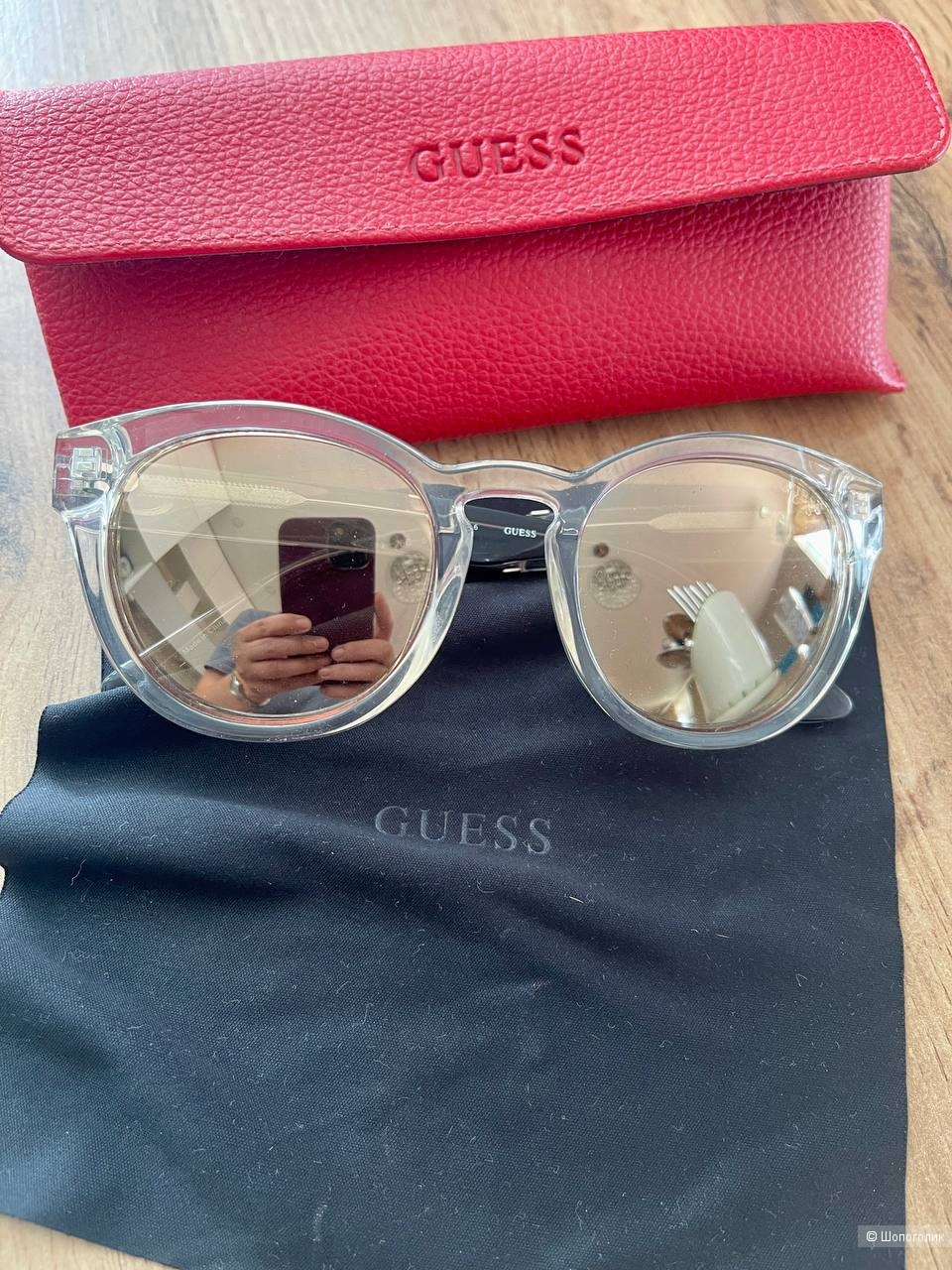 Солнцезащитные очки GUESS