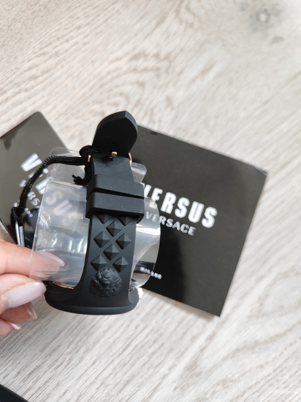 Часы Versace versus женские
