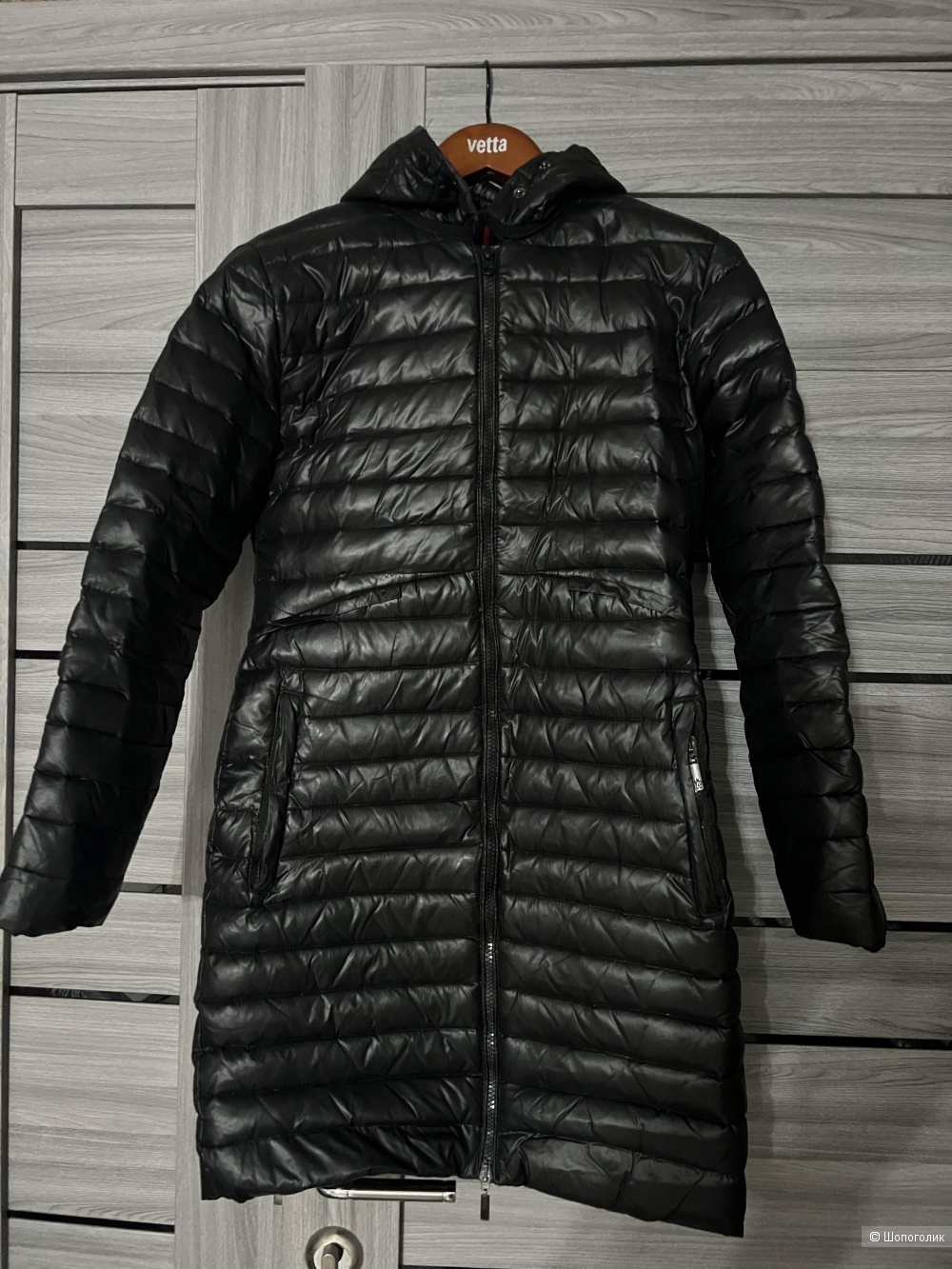 Пуховик Moncler 42