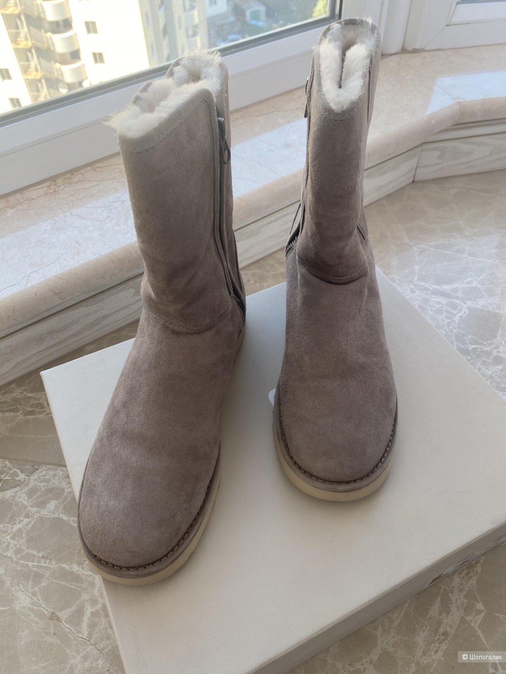 Женские UGG, б/у, размер US7.