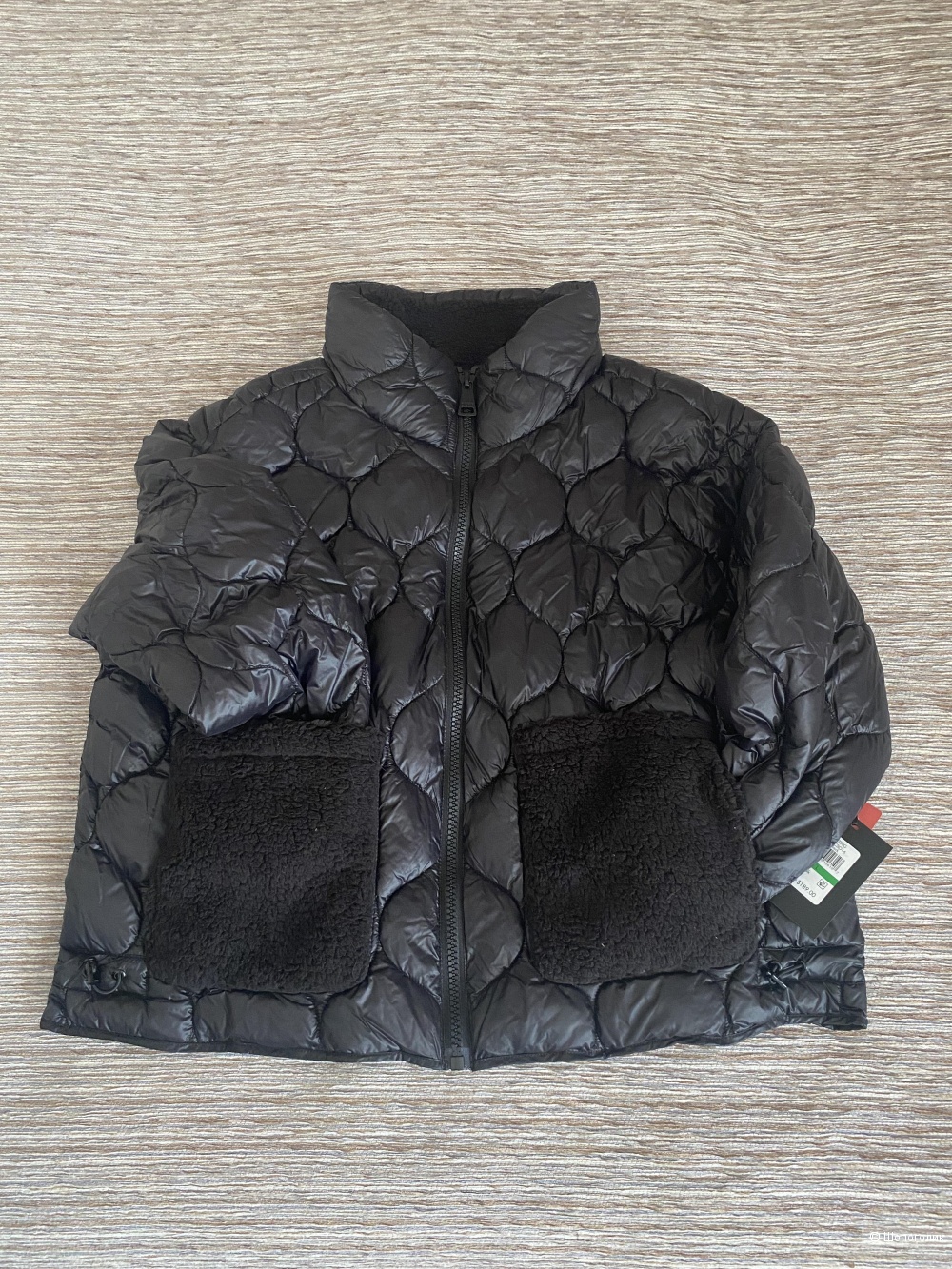 Демисезонная куртка DKNY, размер L.