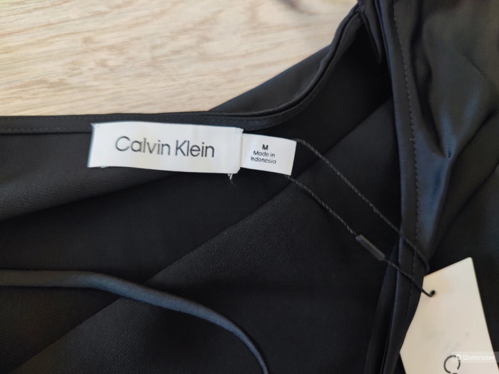 Платье Calvin Klein М