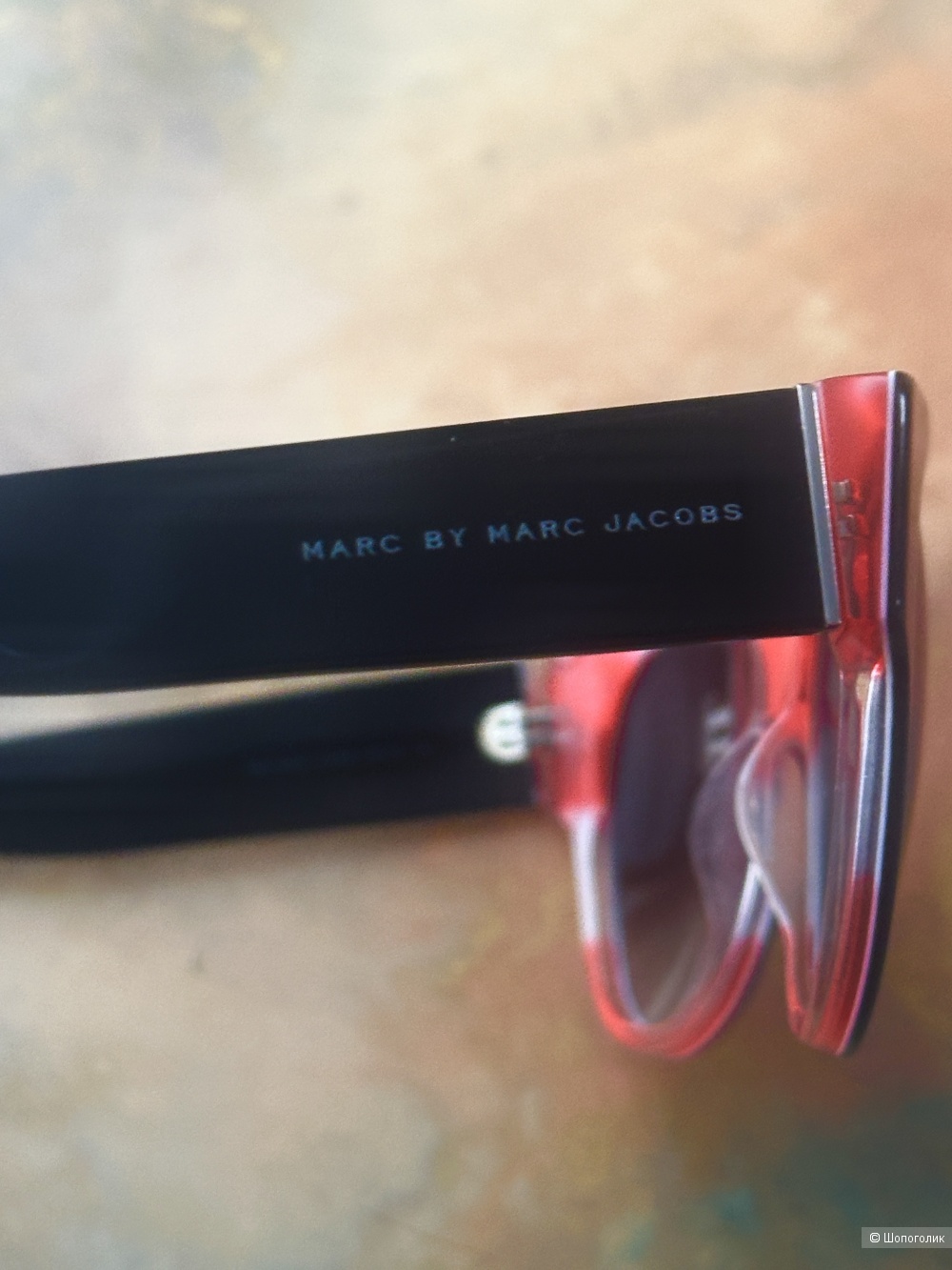 Солнцезащитные очки Marc Jacobs.