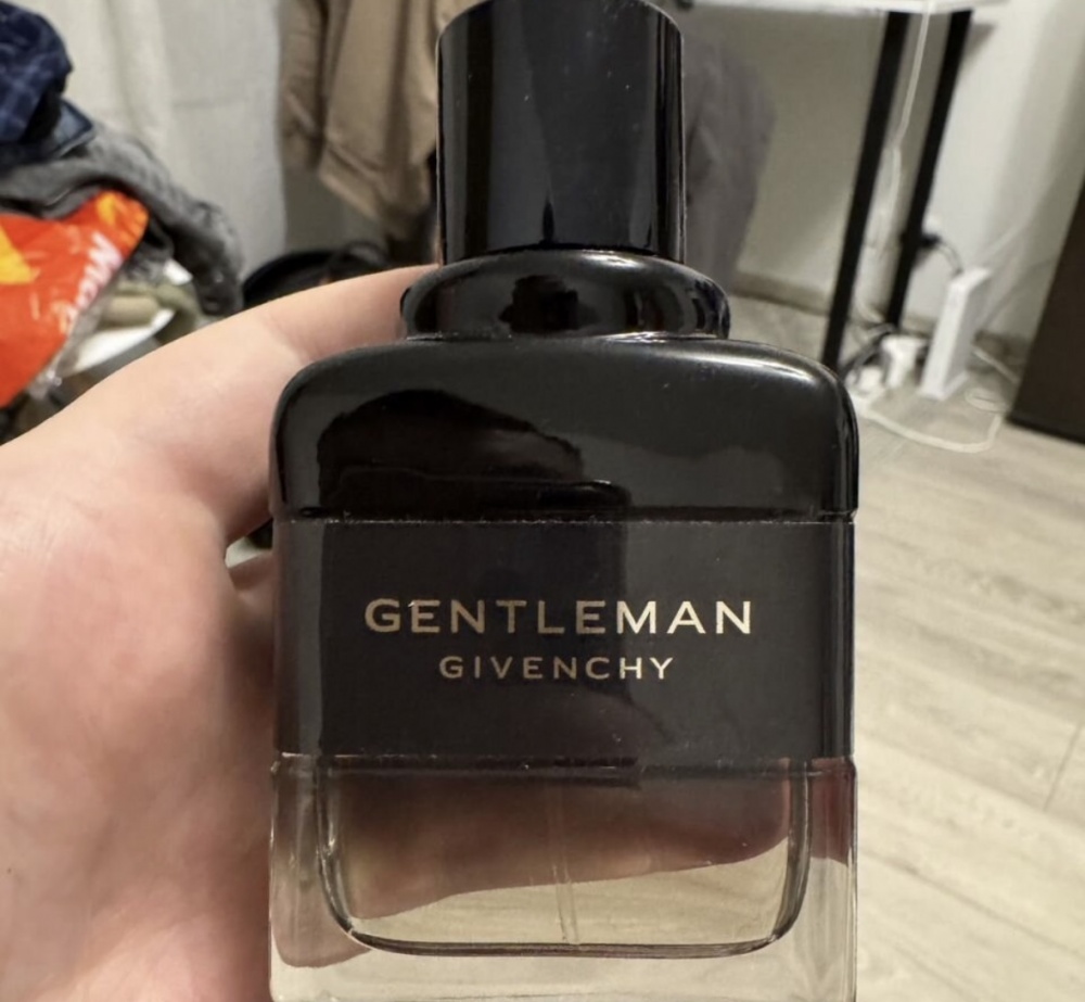 Givenchy Gentleman Boisee Eau de Parfum Остаток от 60 мл