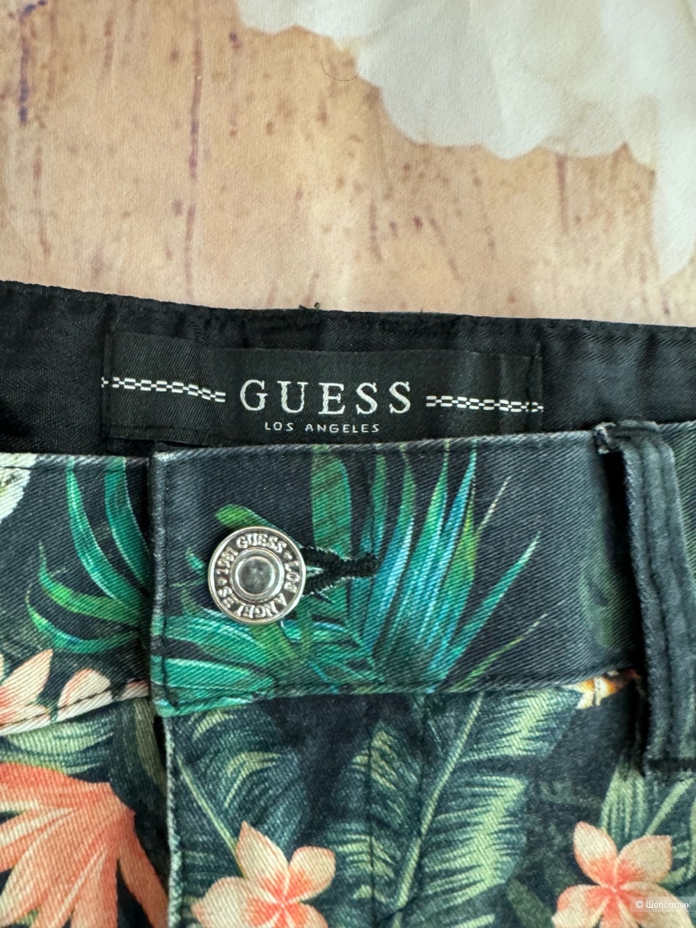 Шорты от Guess L/XL