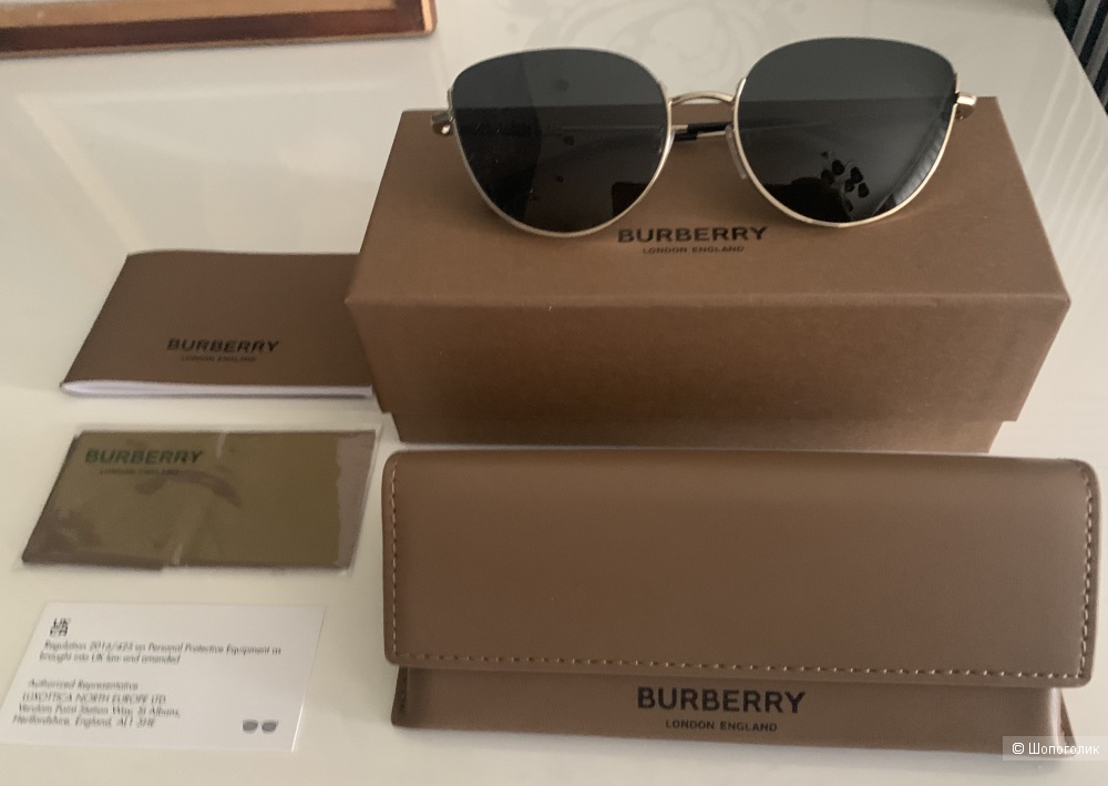 Солнцезащитные очки Burberry