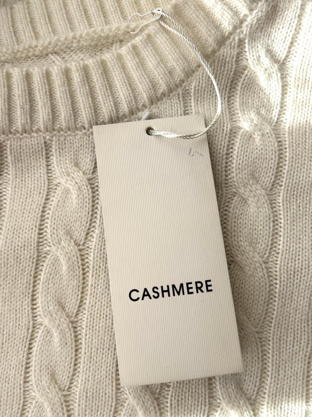 Свитер Cashmere. INT TU (42/44/46 RU)