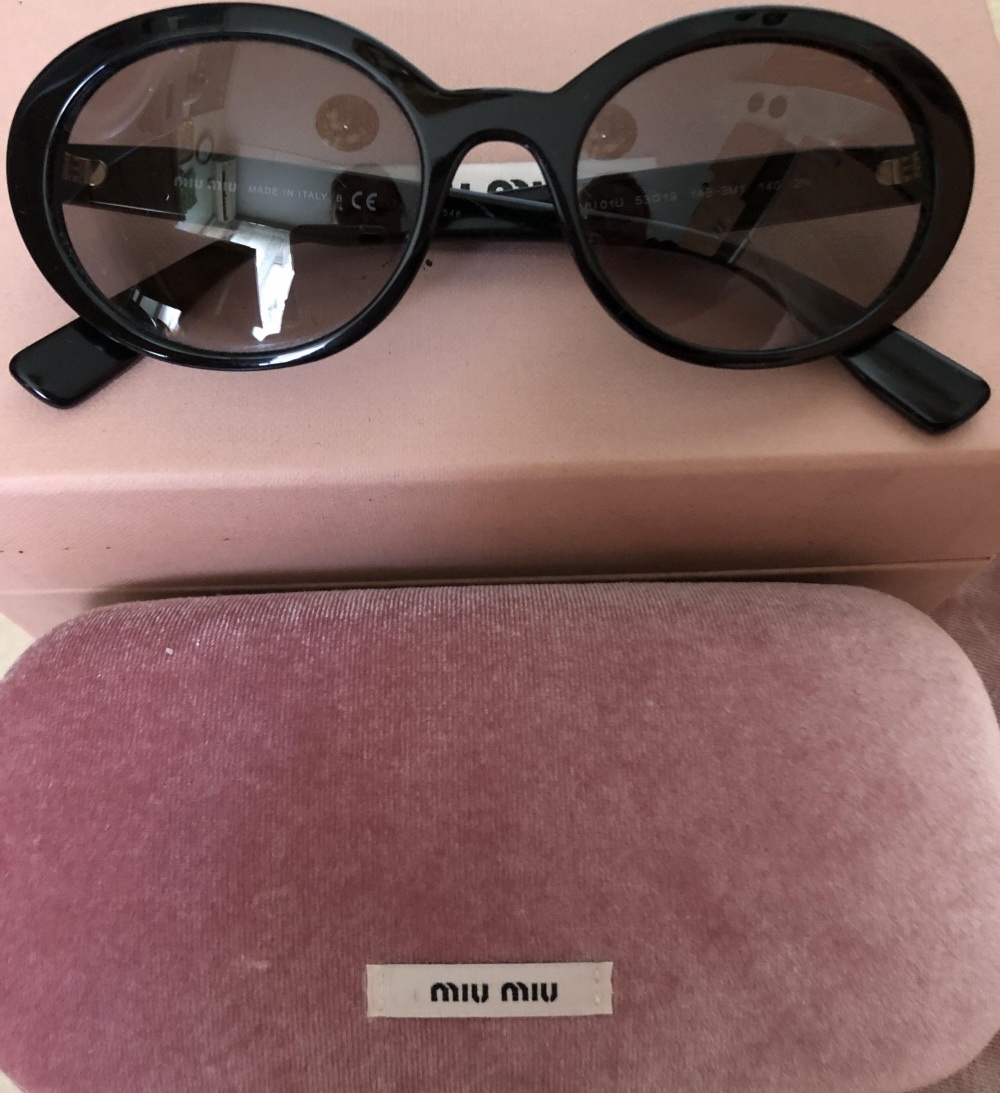 Солнцезащитные очки MIU-MIU