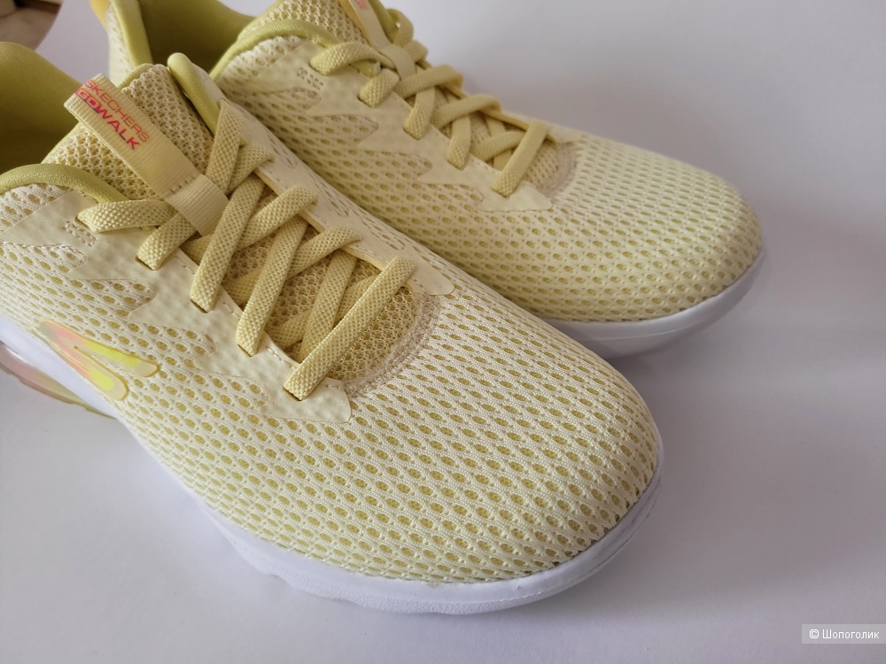 Кроссовки Skechers размер 8US / 38EU