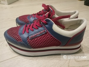 Armani, кроссовки оригинал 38 р