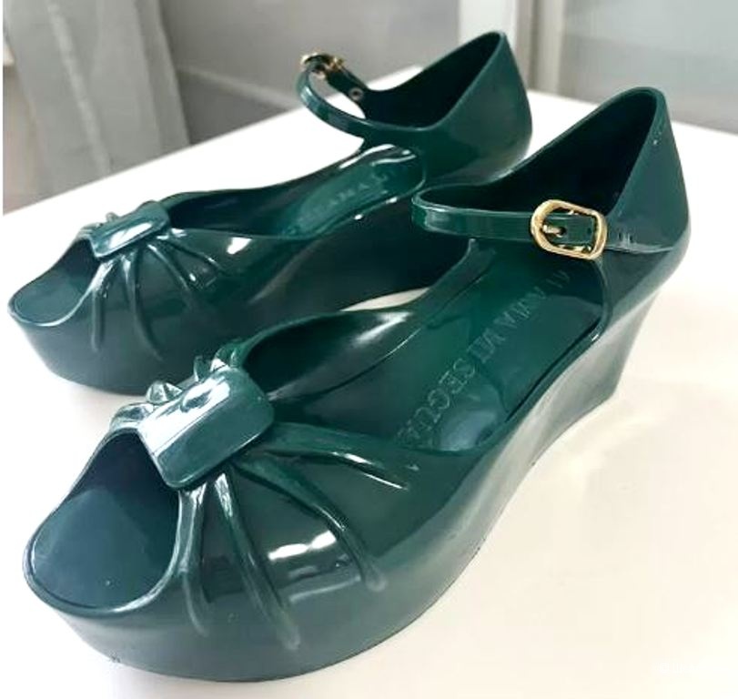 Босоножки Moschino / 37